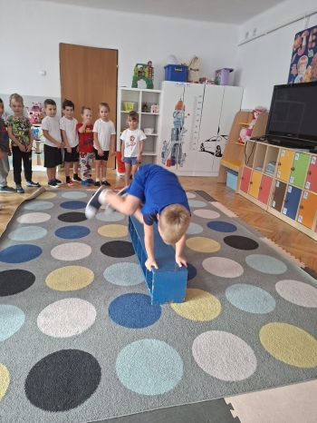 inbound3087538524093523556