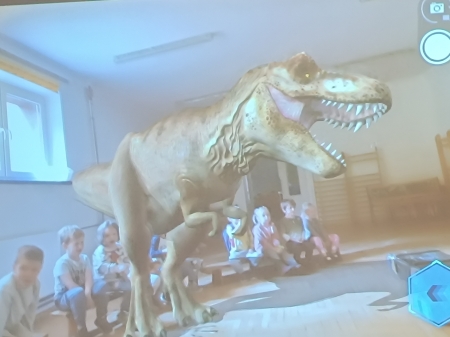 SPOTKANIE Z DINOZAURAMI