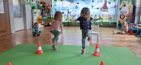 SPORTOWE PIĄTKI- realizacja i zakończenie Projektu Edukacyjnego w grupie maluszk...