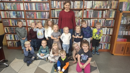 Dzień Postaci z Bajek w bibliotece