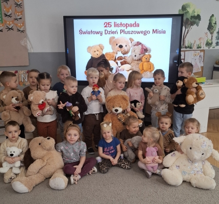 Pluszowy Miś zaprasza do zabawy!