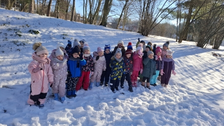 Zimowe zabawy na śniegu