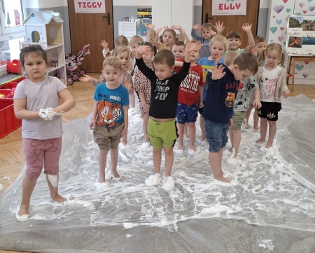 GRAMY ZMYSŁAMI - dotyk. OGÓLNOPOLSKI PROJEKT EDUKACYJNY W GRUPIE 2